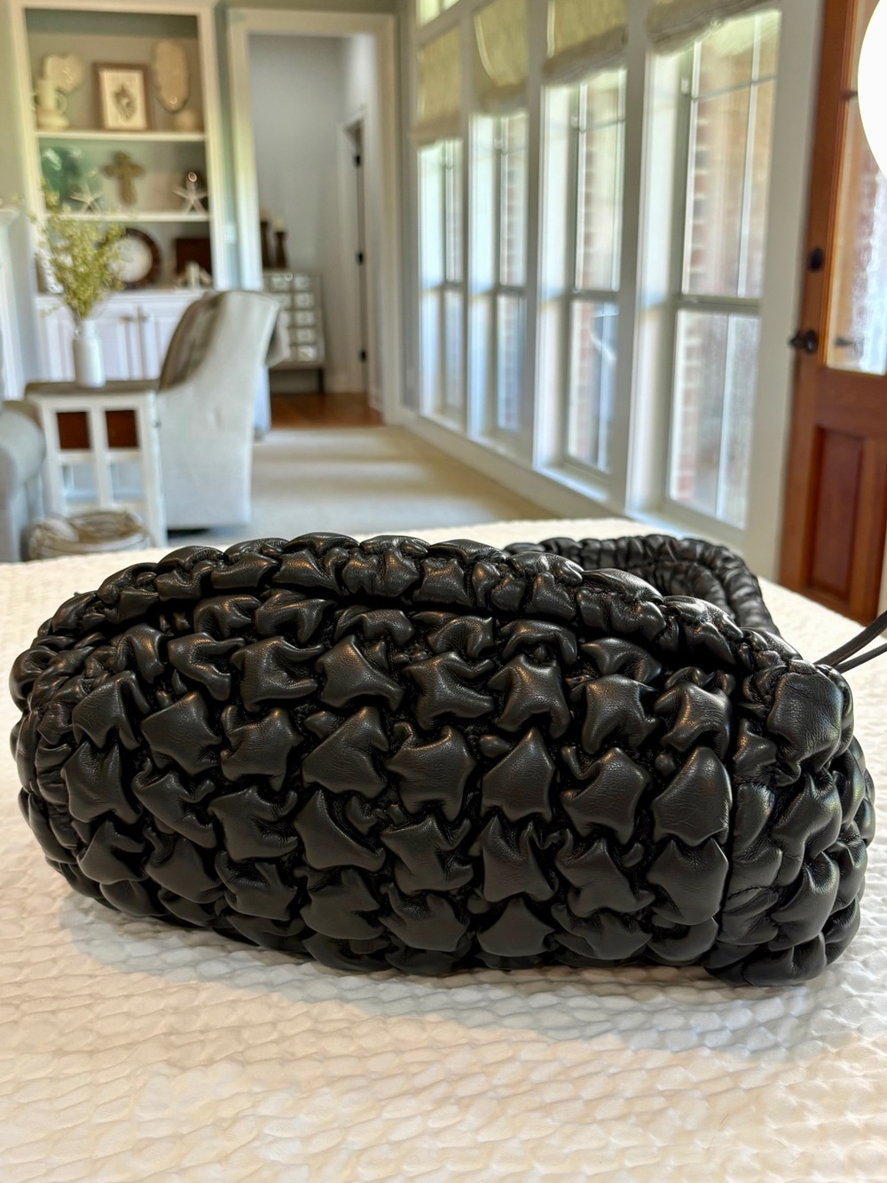 Sondra Roberts Black Quilted Woven Hobo Shoulder Bag EUC Travel-Ready Style - Picture 7 of 11